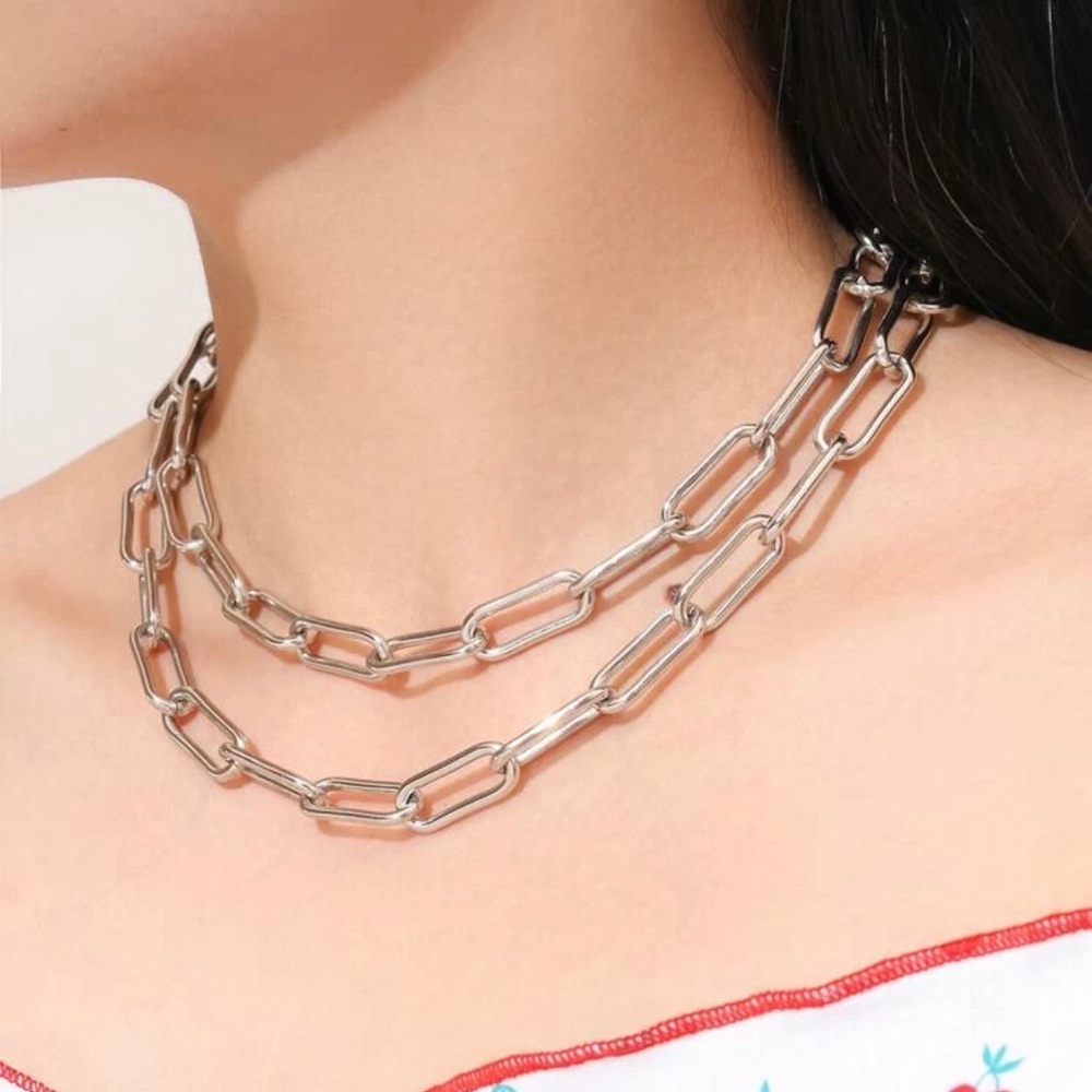 🤍 NWOT Chunky Layered Chain Necklace